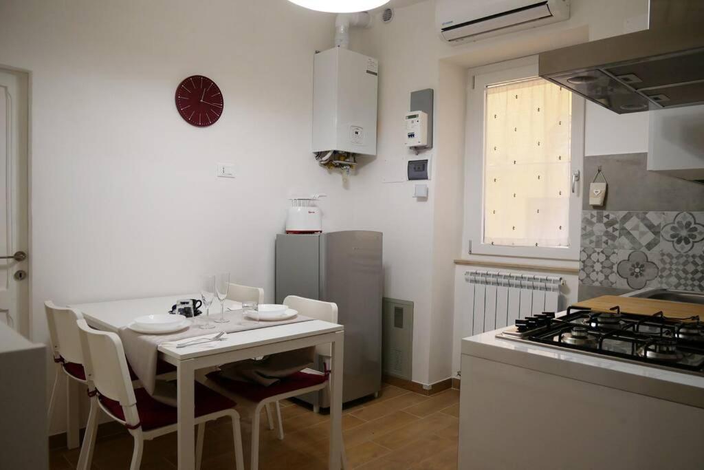 Domus Alba Apartment Perugia Bagian luar foto